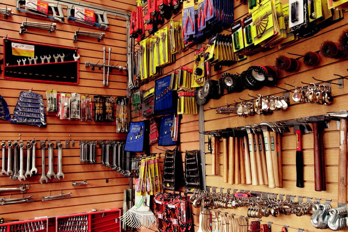 Hoy se celebra el Día del Ferretero