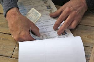 Hoy se define el mapa del poder en todo el país, en Mar del Plata los votantes se acercaron desde temprano a las escuelas