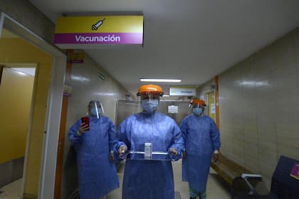 Hoy se inició el proceso de vacunación en todo el país con personal de la salud