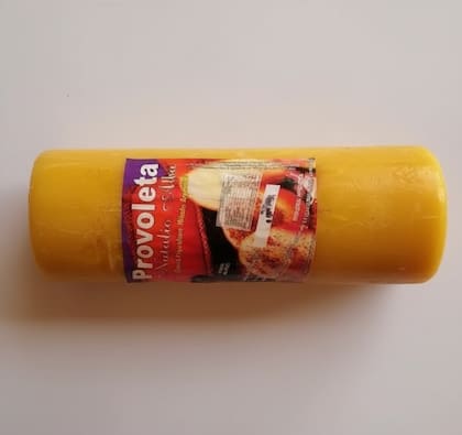 Hoy se sigue produciendo la provoleta marca Natalio Alba, con la misma técnica y receta original