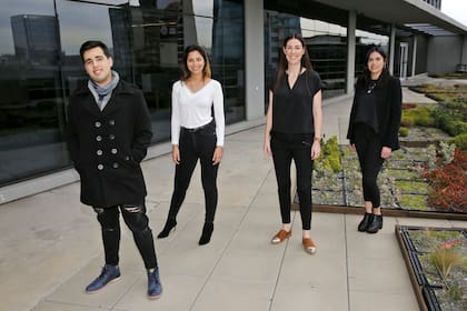 Hoy son adultos, tuvieron que atravesar diferentes duelos pero lograron salir fortalecidos; comparten un anhelo: borrar prejuicios y concientizar sobre la realidad de los chicos que esperan una familia