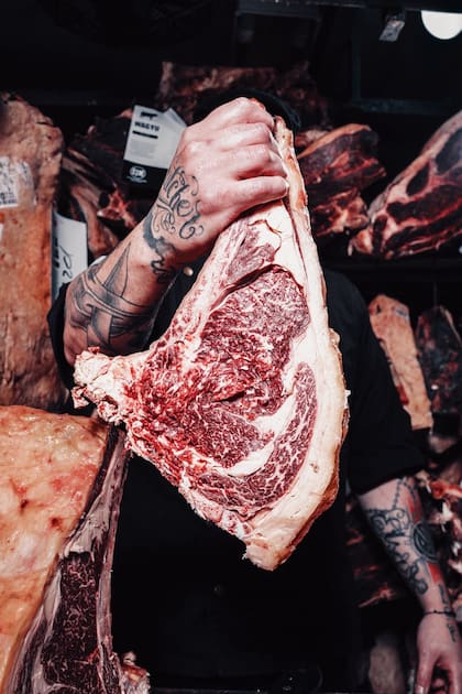 "Hoy tenemos entre ocho y diez clientes que están en la Guía Michelin. Muchas veces le vendo al chef y no al restaurante porque es un producto de nicho", comenta Loureiro