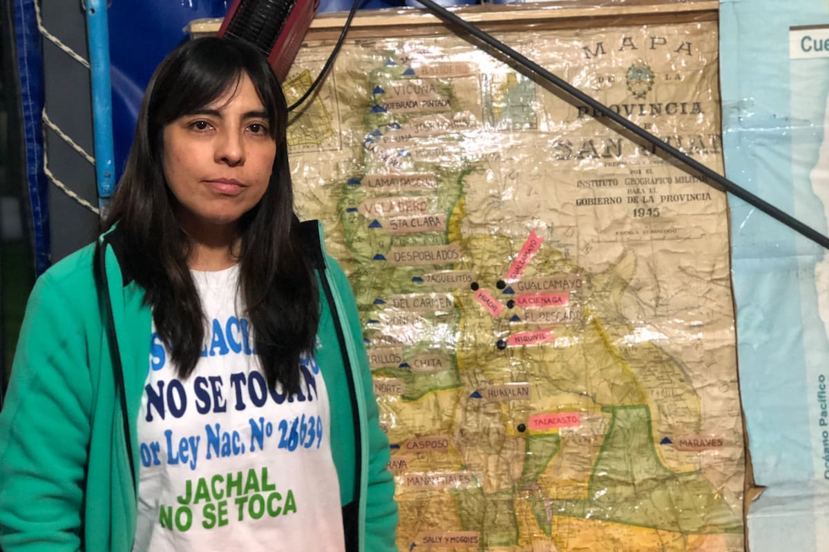 “Hoy tenemos un río contaminado y envenenado. Y acá lo que está en juego es la vida de nuestros hijos”, dice Carolina Caliva