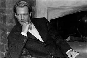 Fue el primer supermodelo masculino del mundo pero cayó en una secta “para ricos y lindos”