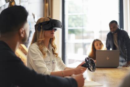 HP desarrolló su visor Reverb G2 de forma conjunta con Valve y Microsoft, y está integrada con la plataforma de Realidad Mixta de Windows y SteamVR de Valve