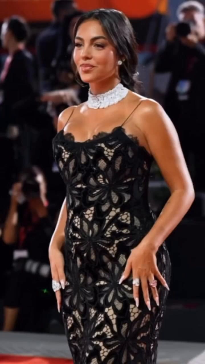 Georgina Rodríguez en la alfombra roja del Festival Internacional de Cine de Venecia