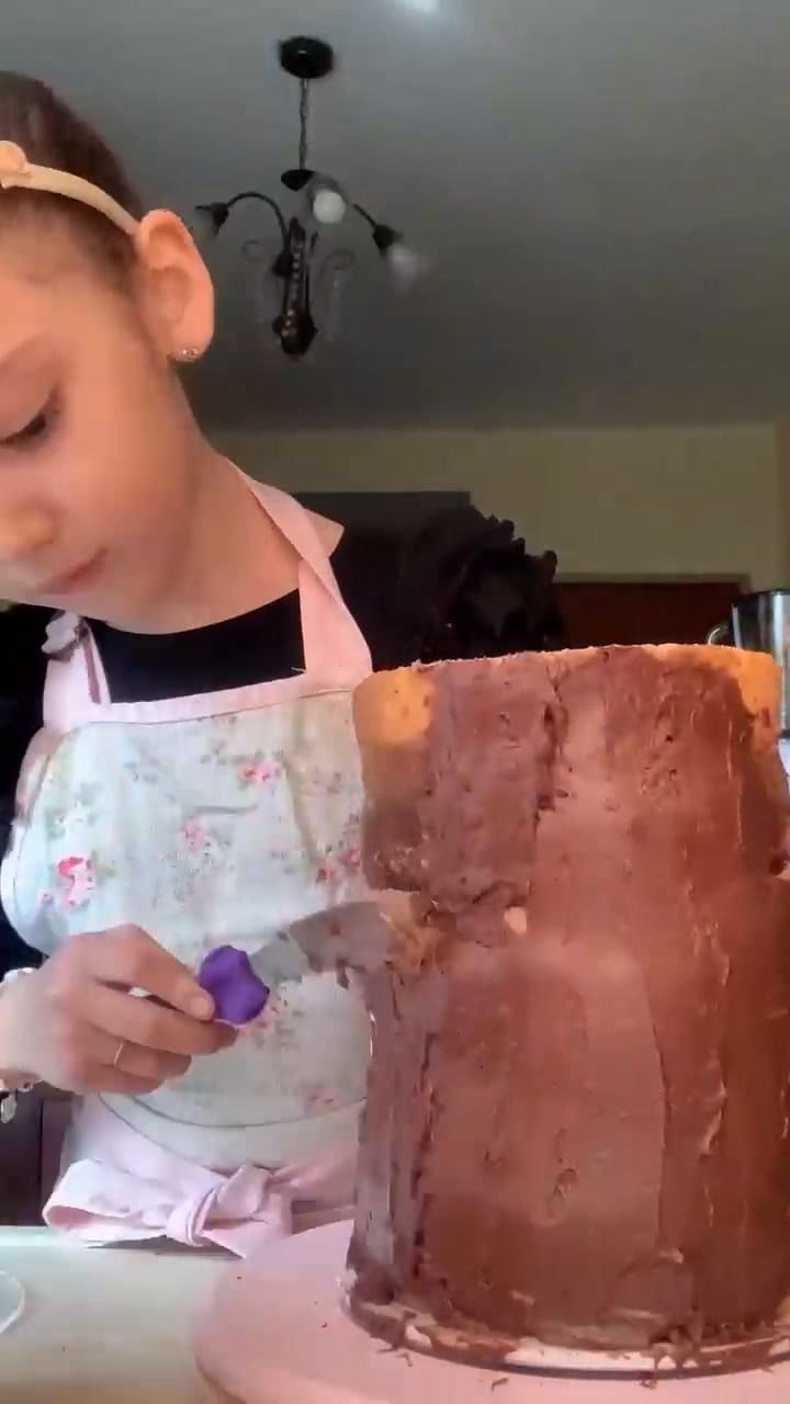 Julieta Garay la influencer de 7 años que enseña a los más chiquitos a cocinar (IG @juliicocina)