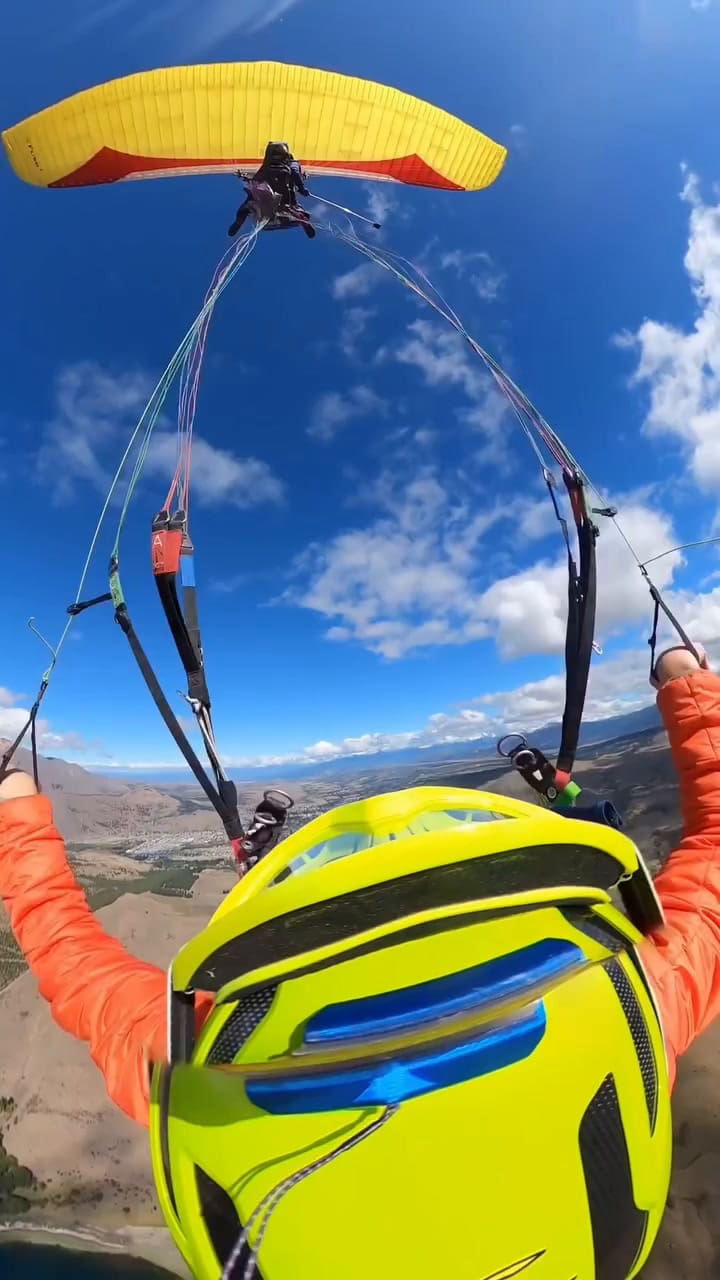 Experiencia de vuelo en Esquel, entre montañas, lagunas y bosque andino