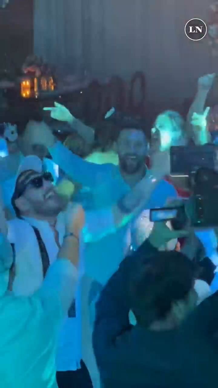 Messi cantando al ritmo de Los Palmeras