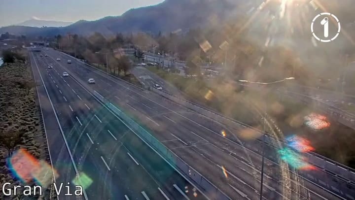 El registro de las cámaras de vigilancia del momento en que el conductor es detenido