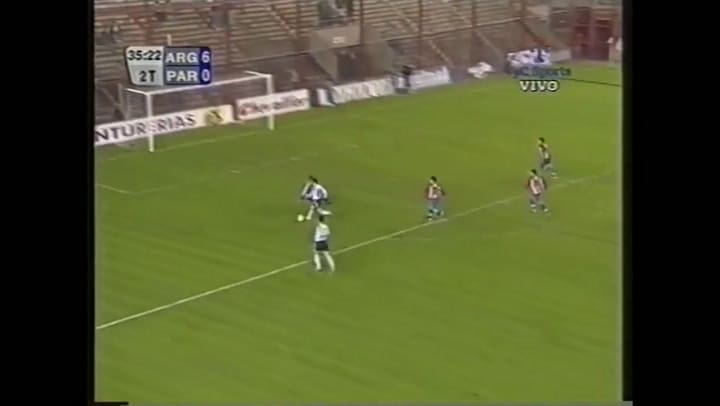 El primer gol de Messi en la selección argentina (2004)