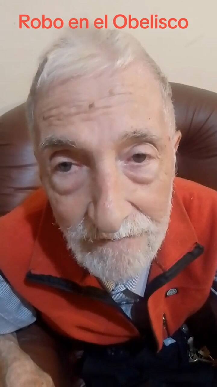 Enrique Fasuolo, el bandoneonista al que le robaron en el Obelisco