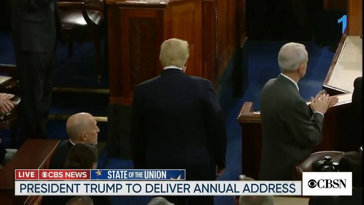 Trump le niega el saludo a Nancy Pelosi - Fuente: CBS News