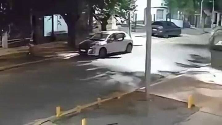 Violencia en Merlo: le patearon la cabeza para robarle el auto y lo dejaron inconsciente
