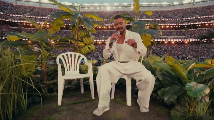 Ricky Martin acompaña a Bad Bunny y un mensaje a Puerto Rico
