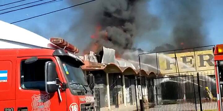 Se incendia un aserradero en Malvinas Argentinas