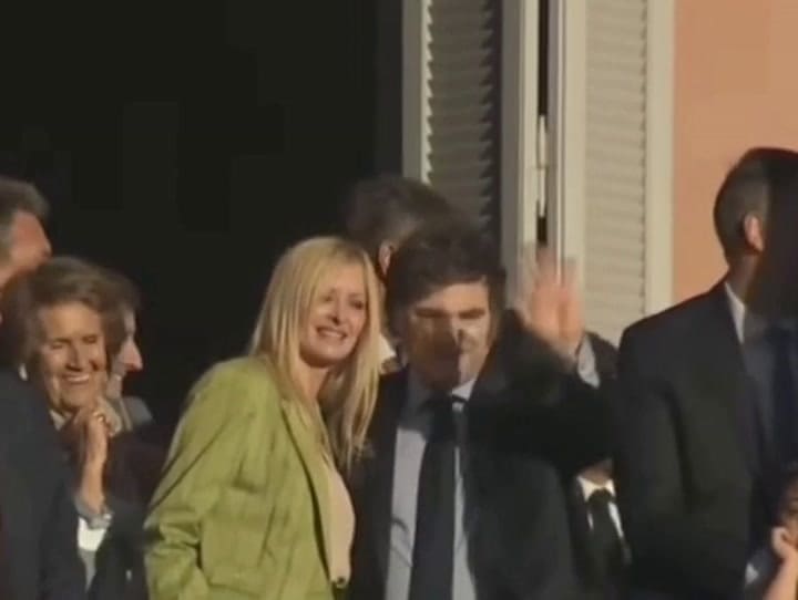 GIF Milei Yuyito