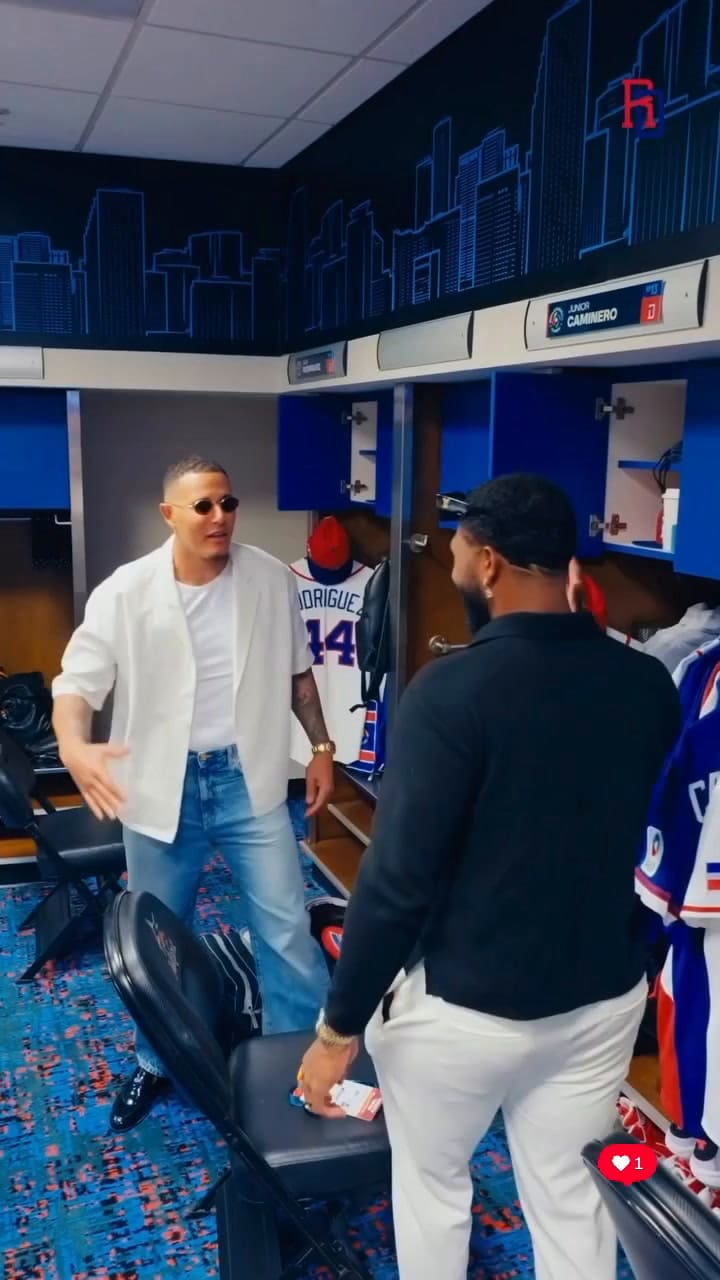 Ver A Manny Machado Entregarle Su Camiseta Con El Número 13 A Junior Caminero Fue Presenciar Un (1)