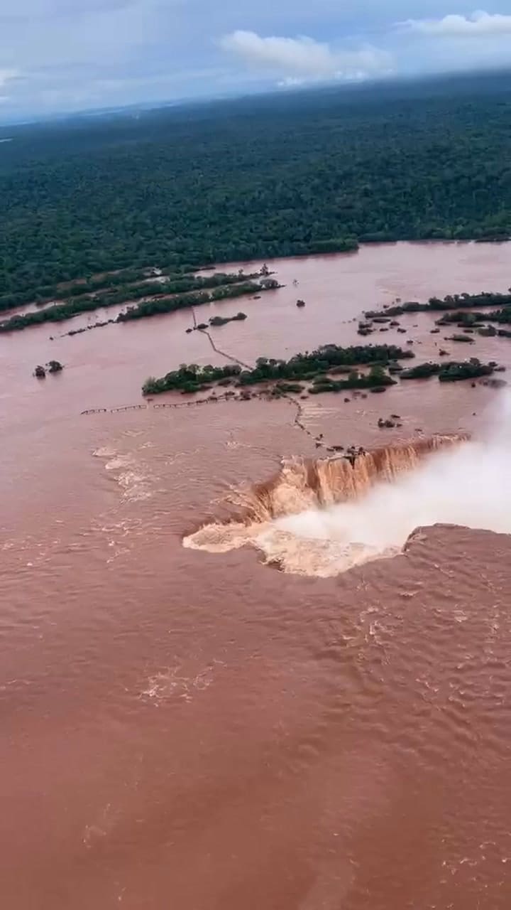 El Niño y las complicaciones: debido a la fuerte crecida del río Iguazú, cierran por hoy el acceso a las Cataratas