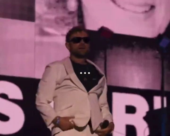 Damon Albarn enojado con su público en Coachella