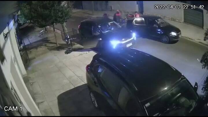 Un nene de dos años y su familia, sorprendidos por una banda de delincuentes