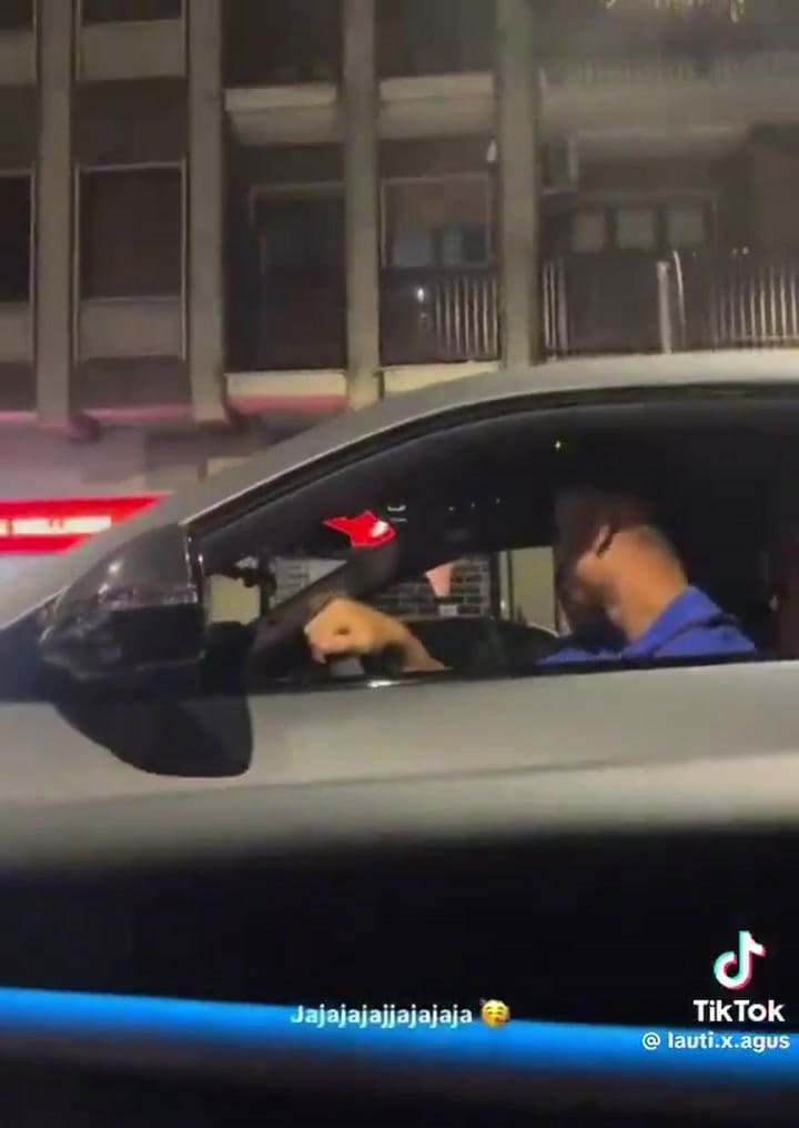 En redes sociales circuló el video que muestra el momento en que un grupo de personas sorprendió a Lautaro Martínez