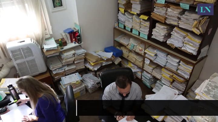Papeles hasta el techo en Comodoro Py