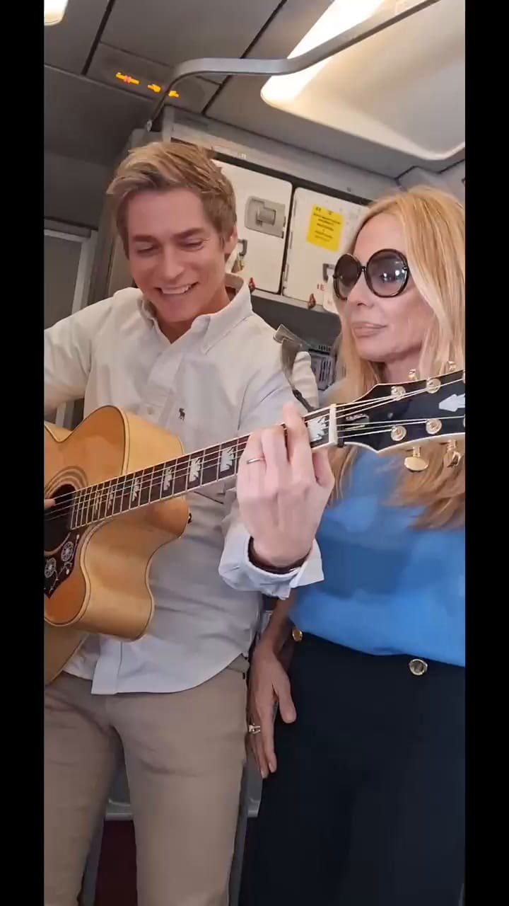 Carlos Baute y Marta Sánchez cantaron en un avión