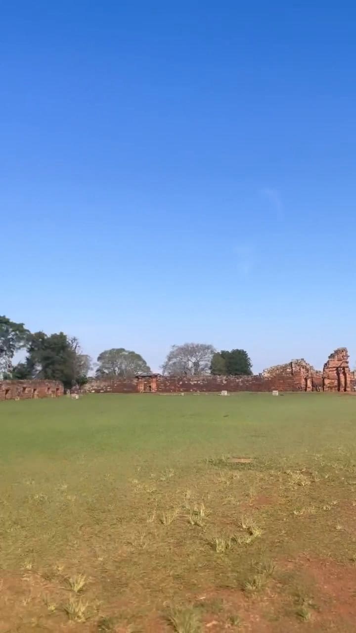 Nicole Neumann disfrutó de las Ruinas de San Miguel