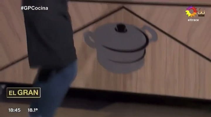 Carina se lo imaginó con plumas y aceitado