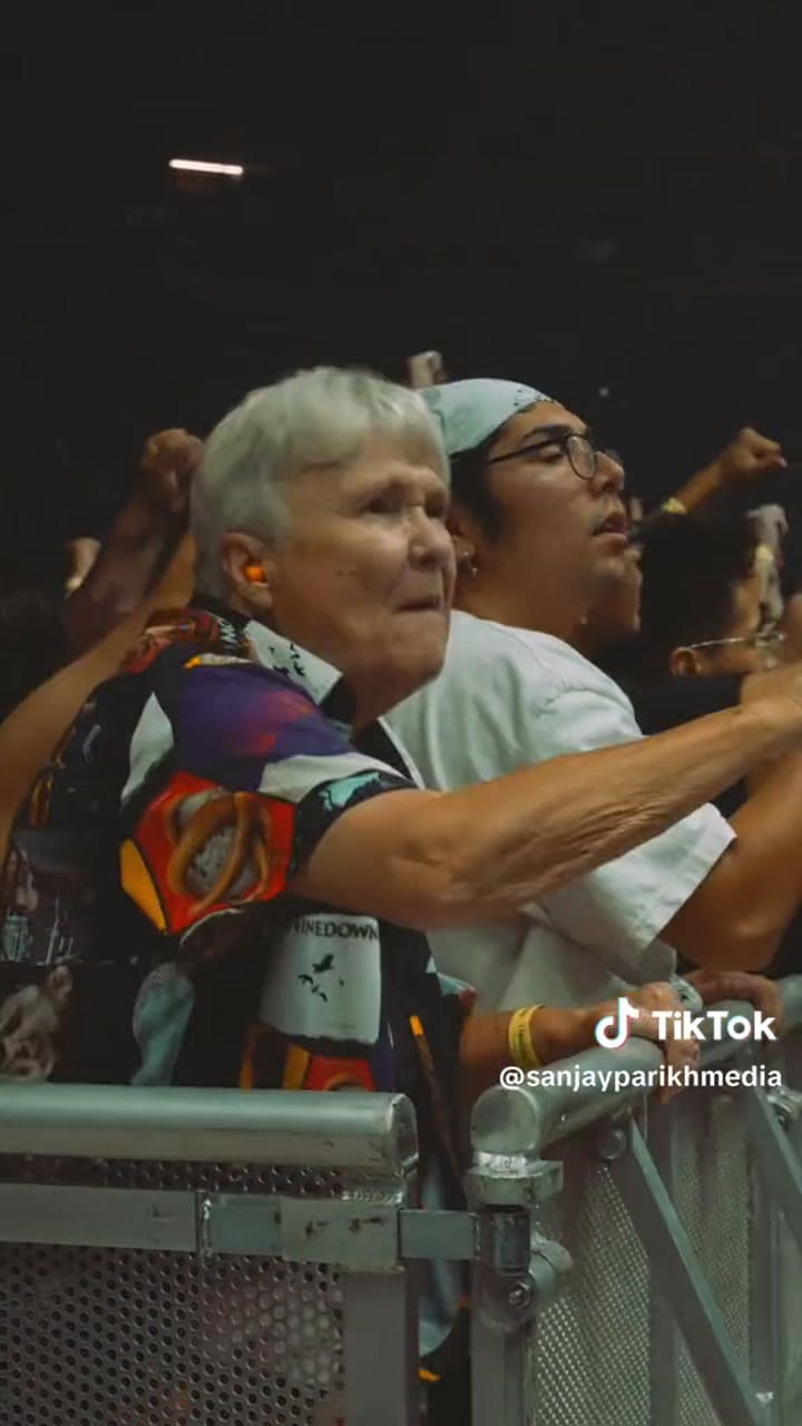 La abuela metalera