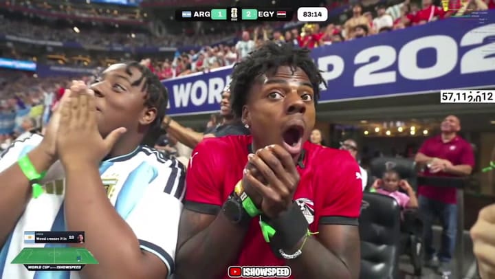 Speed no pudo ocultar su asombro tras el gol de Messi para el 2-2