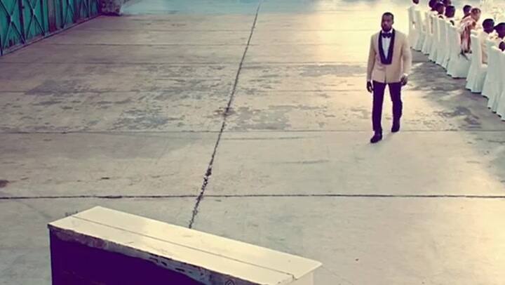 Kanye West - Runaway - Fuente: YouTube