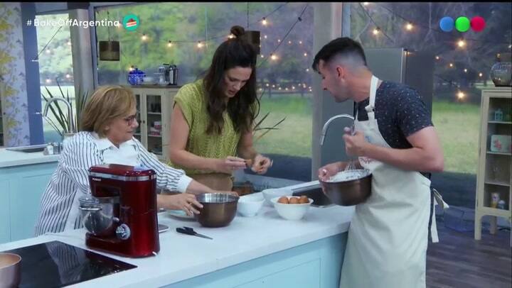 Paula Chaves, de conductora a participante de Bake Off Argentina: cómo le fue preparando merengue