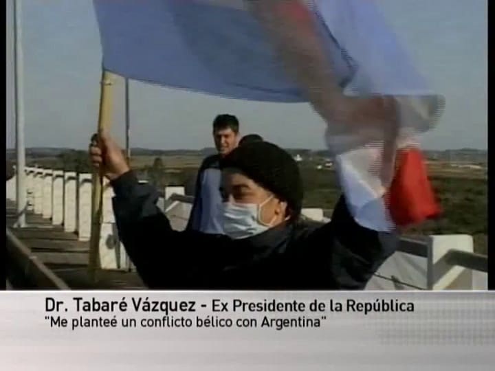 Uruguay evaluó una guerra por Botnia (Telenoche 4)
