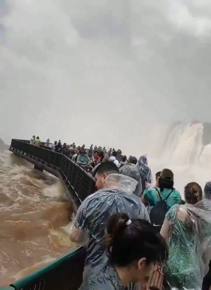 123.news - EL NIN O HACE CRECER A LAS CATARATAS DEL IGUAZU El Caudal Del Ri O HWGEX2