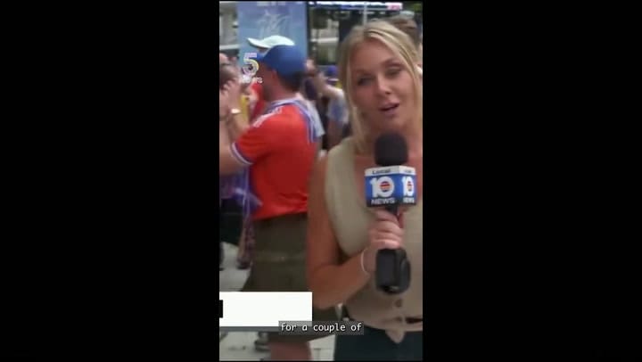 Una periodista vivió un incómodo momento con hinchas escoceses borrachos