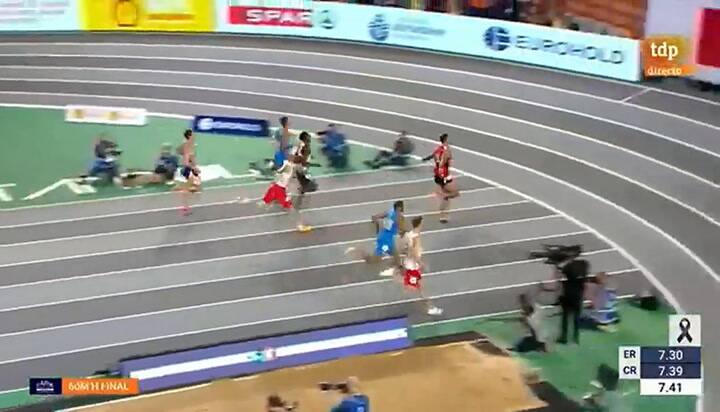 El video del momento en que un atleta causa caos