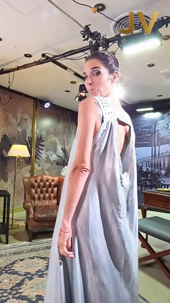 El vestido de diseñadora platense que escogió Juana Viale para su último domingo en Mar del Plata