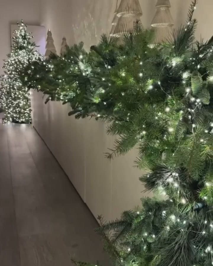 Khloé Kardashian Ha Compartido La Decoración Navideña De Su Hogar. La Empresaria, Madre De True, De 7 Años, Y Tatum, De 3, Fruto De Su Relación Con Tristan Thompson, Publicó En Su Instagram Varias Fotos Y Videos Que