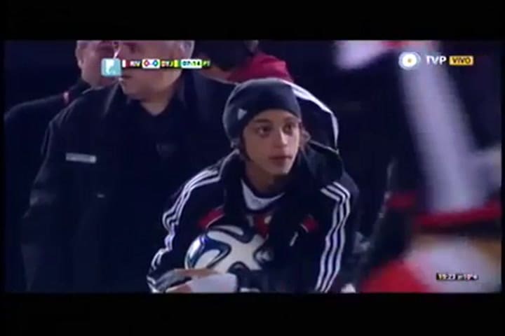 Marcelo El muñeco Gallardo reta a su hijo