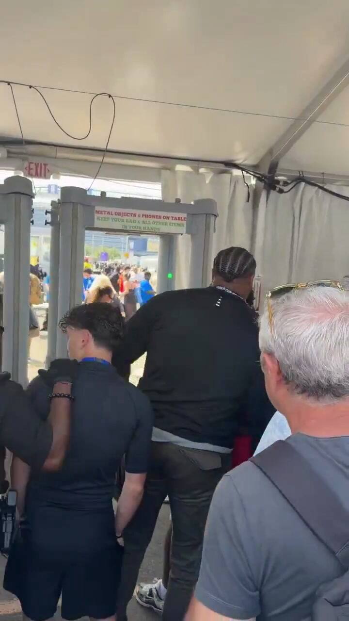 Speed llegó al estadio en Nueva York para su show en la final