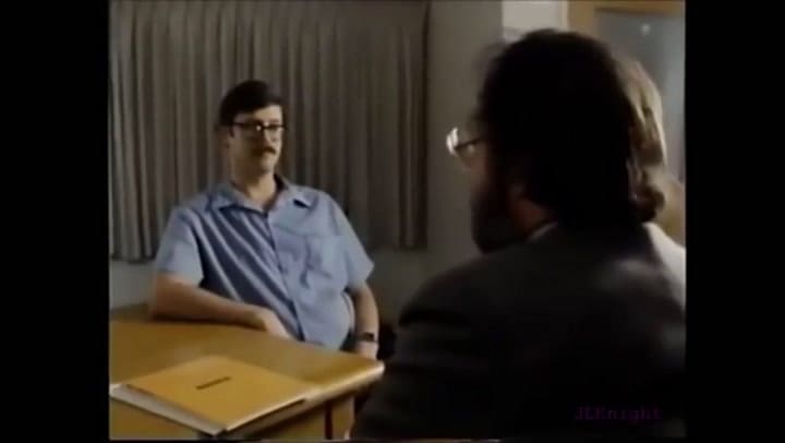 Comparación entre el personaje de Mindhunter y el Ed Kemper real