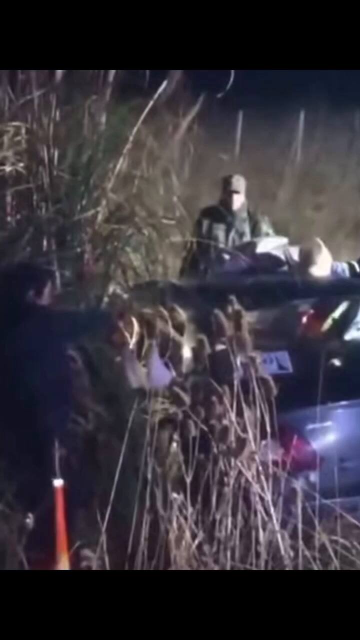 Trasladaba a cuatro personas en su remis cuando chocó contra un camión frigorífico y murió