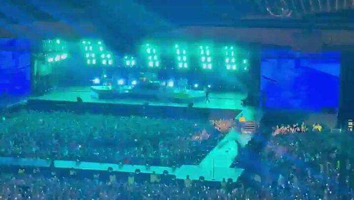 Así fue la caída del hombre en el show de Harry Styles