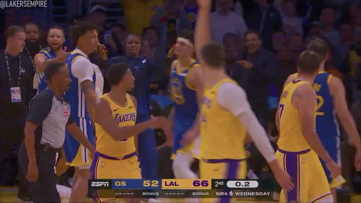 Doncic metió un triple desde mitad de cancha