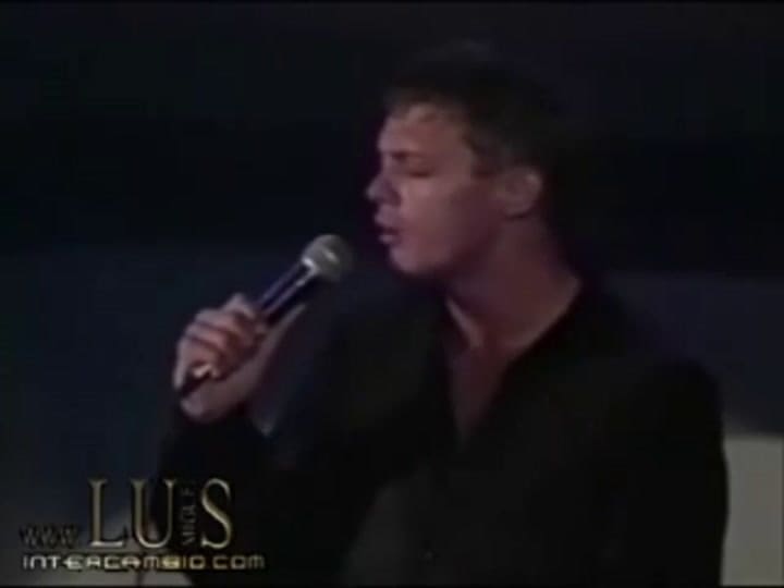 Luis Miguel - Popurrí de boleros, 20 años - Fuente: YouTube