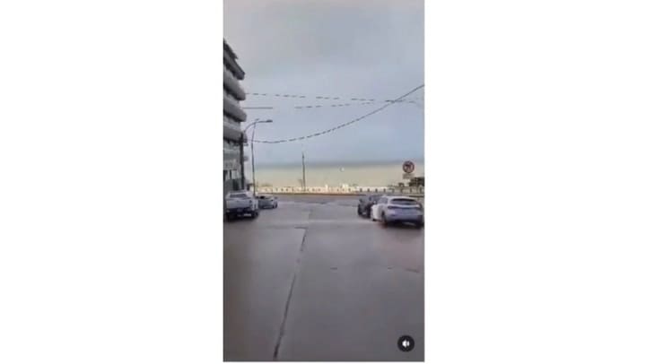 Mar del Plata: manebaja sin papeles y destruyó su auto sobre la costa