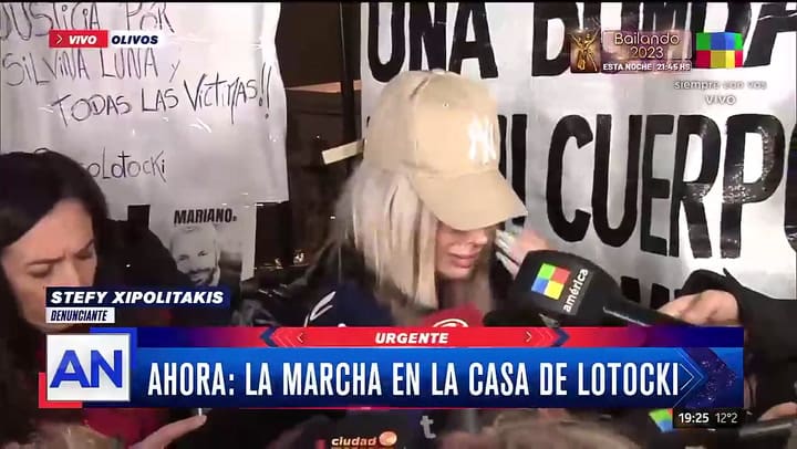 Stefy Xipolitakis rompió en llanto dutrante la marcha en honor a Silvina Luna