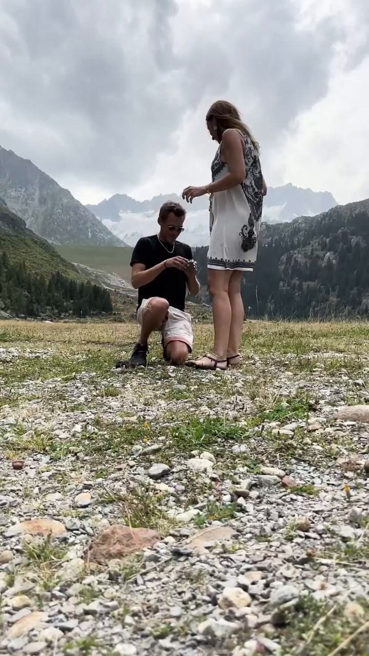Una cabra arruinó su propuesta de casamiento y se hizo viral